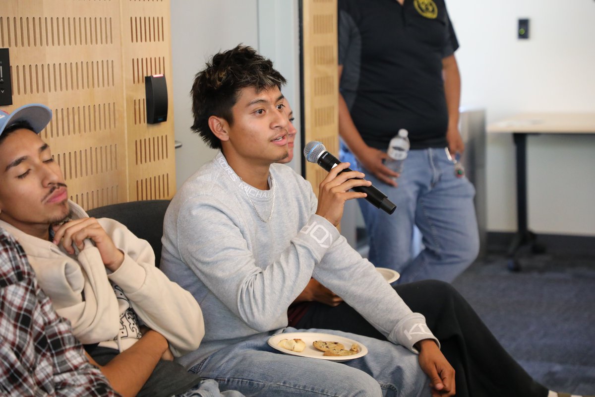 NorcoCollege's tweet image. 🌟 At the Read 2 Succeed Student Panel, we had an engaging discussion about the book &quot;Fireworks Every Night&quot;! 🎆 Our students posed some fantastic questions that sparked deep conversations. 📚✨ #Read2Succeed