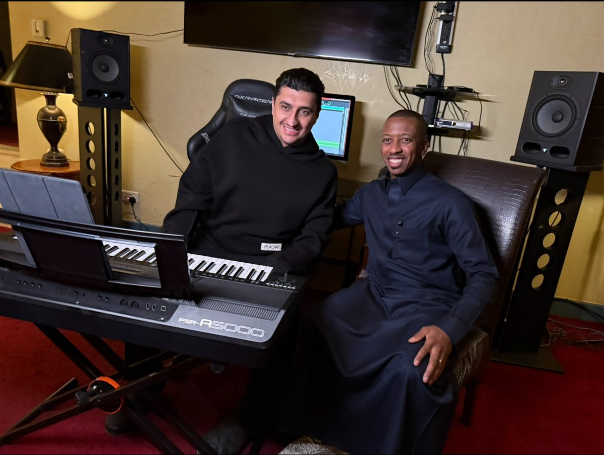 كل عام وانت بخير وصحه وسلامه يالغالي 🤍

كل عام وانت تمتعنا بفنك ياعبقري 🤍

الله يحفظك ويطول بعمرك يارب ويخلي لنا روحك الطيبه 🙏🤍

#سهم 
<a href="/SahamTunes/">Saham | سهم</a> 
<a href="/sahamexclusive/">سهم</a>