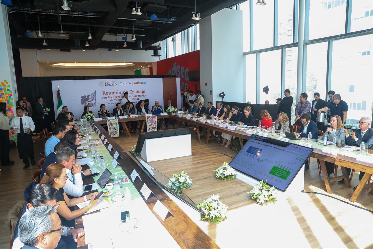 Estoy muy contento de asistir a la reunión de trabajo  de <a href="/SECTUR_mx/">SECTUR México</a> que encabeza mi estimada Secretaria @Josefinarodzam, con quien hemos trabajado de la mano para hacer del turismo una fuerza que inspira, conecta y transforma el país 👏🏼🫱🏽‍🫲🏻.

Reconozco la visión, compromiso y