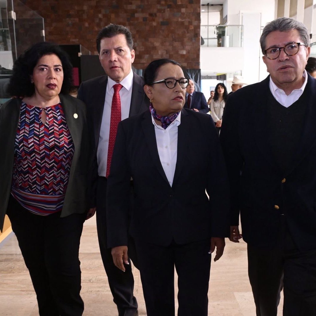Hoy recibimos en la <a href="/Mx_Diputados/">H. Cámara de Diputados</a> a la Comisión Presidencial para la Reforma Electoral, encabezada por Pablo Gómez, <a href="/rosaicela_/">Rosa Icela Rodríguez Velázquez</a> y <a href="/ErnestinaGodoy_/">Ernestina Godoy Ramos</a> 

Esta #ReformaElectoral busca consolidar una democracia más eficiente, representativa y cercana al pueblo. 💪🏼🇲🇽