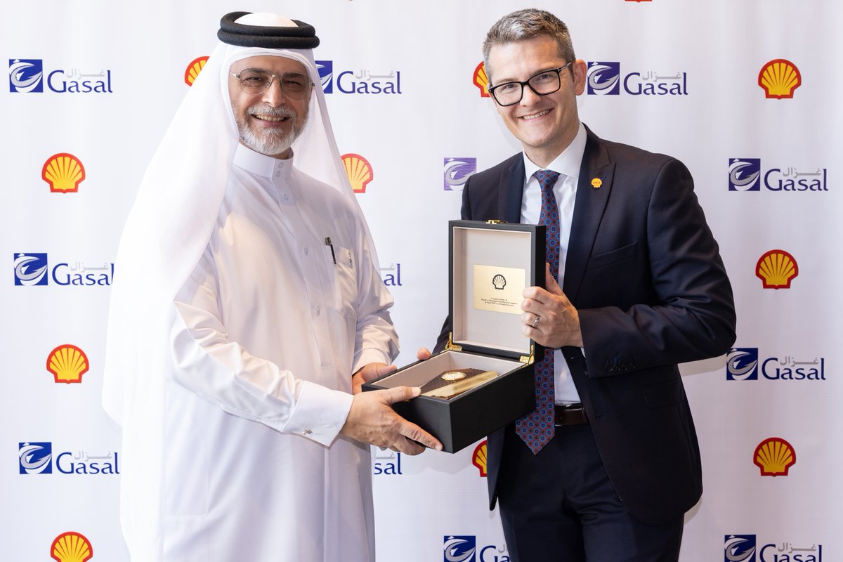Shell_Qatar's tweet image. وقعت شركة شل قطر وشركة غزال اتفاقية جديدة للتوسع في توريد إمدادات الأكسجين لمصنع اللؤلؤة، أكبر محطة لإسالة الغاز في العالم. ويُعدّ الأكسجين عنصرًا أساسيًا في عملية تحويل الغاز إلى سوائل في مصنع اللؤلؤة، حيث يُتيح يُسهم في تحويل الغاز الطبيعي إلى منتجات طاقة عالية القيمة.
Qatar…