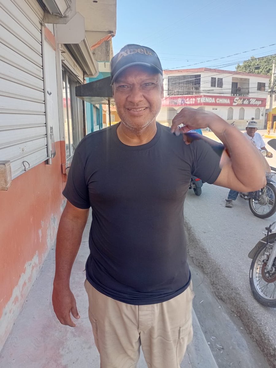asodofade's tweet photo. 🔔AYUDA A DIFUNDIR. 
Su nombre Boanerge Marmolejos, padece de #Alzheimer y está #desaparecido desde el domingo 5 de octubre. Fue visto por última vez en La Ciénaga, municipio Los Alcarrizos. #ASODOFADE #DesaparecidosenRD https://t.co/mVDcUS4SLs