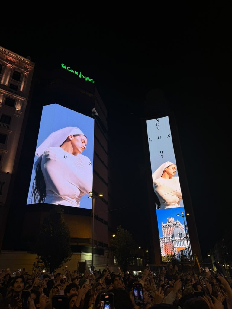 🚨 La carátula de Rosalía para ‘LUX’ figura en Callao.