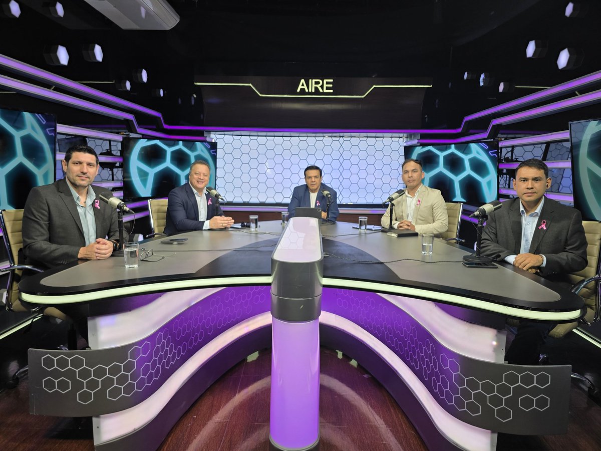 🫡¡ARRANCAMOS!

🙌🏻Estamos en vivo con #SuMajestadElFútbol por Tigo Sports.

🫣Todo el resumen del #ClásicoTigoSports en la Nueva Olla.