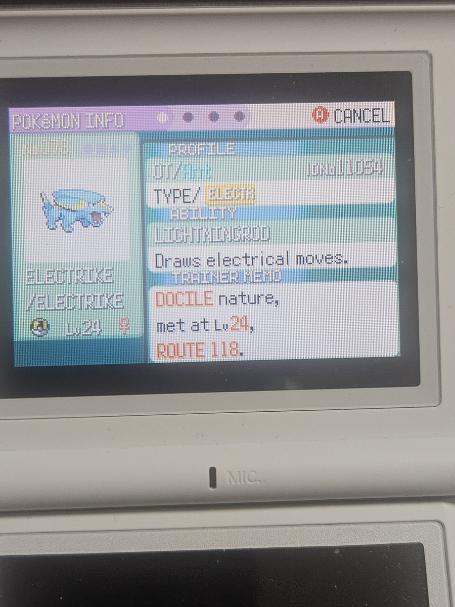 AntFayden's tweet photo. Full odds shiny electrike in Pokemon Emerald randomly while speed ev training 😳😳 https://t.co/jTNP3qBsMI