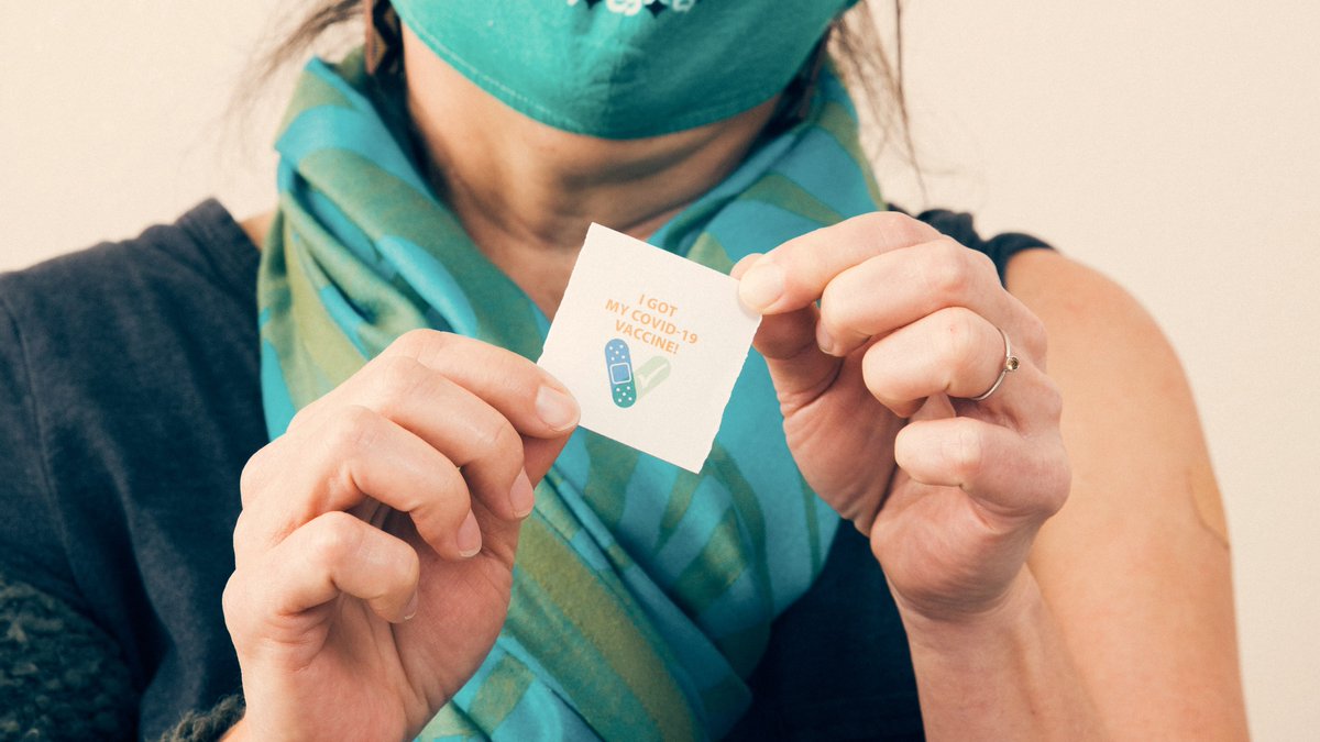 😃 COVID-19 vaccines are now available for relatives 6 months &amp; older!

👩🏽‍🦱🧒🏻 International District &amp; Lake City: kids &amp; adults
👨🏼 Pioneer Square: adults only

Walk-ins welcome or call 206-324-9360 to schedule!

#COVID #Vaccine #NativeHealth #Indigenous