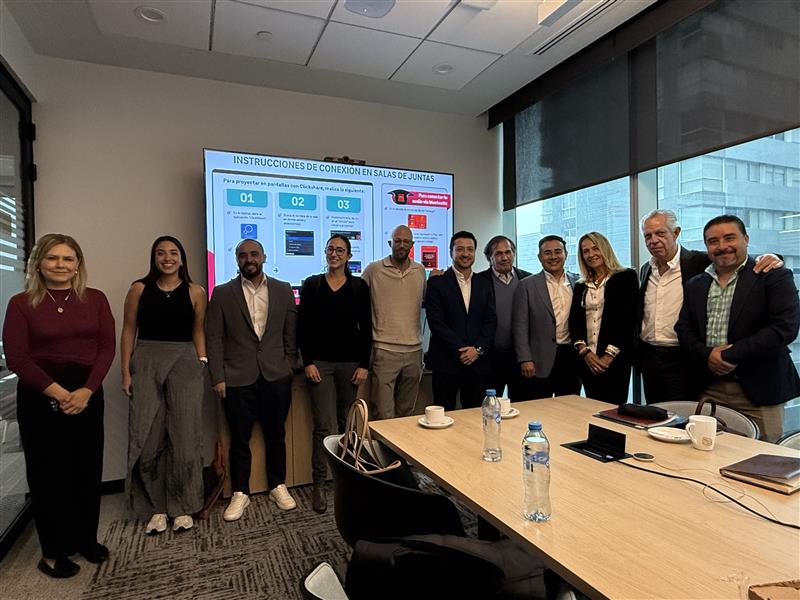 codigosmex's tweet image. Continuamos con gran entusiasmo las mesas de trabajo entre los mentores y emprendedores ganadores de #CODIGOS2025, dando continuidad a la planeación de sus proyectos. #EmprendedoresMX #EmprendimientoSocial