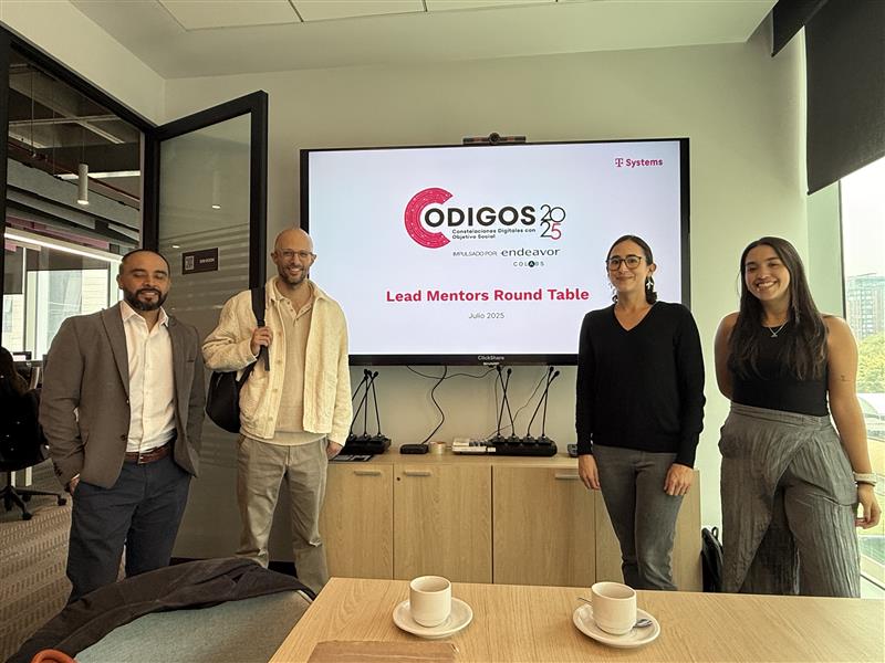 codigosmex's tweet image. Continuamos con gran entusiasmo las mesas de trabajo entre los mentores y emprendedores ganadores de #CODIGOS2025, dando continuidad a la planeación de sus proyectos. #EmprendedoresMX #EmprendimientoSocial