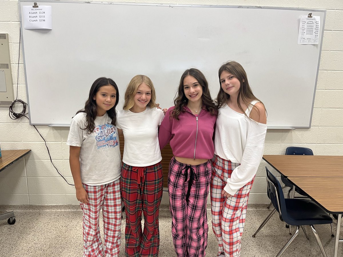 HCJuniorHigh's tweet photo. Battle of the Bridge Spirit Week’s Day #1 was Pajama Day. Our JH was all in it today! #IMPACT360 @HCSDHuskies @HCSDAthletics https://t.co/7JtHDxFC23