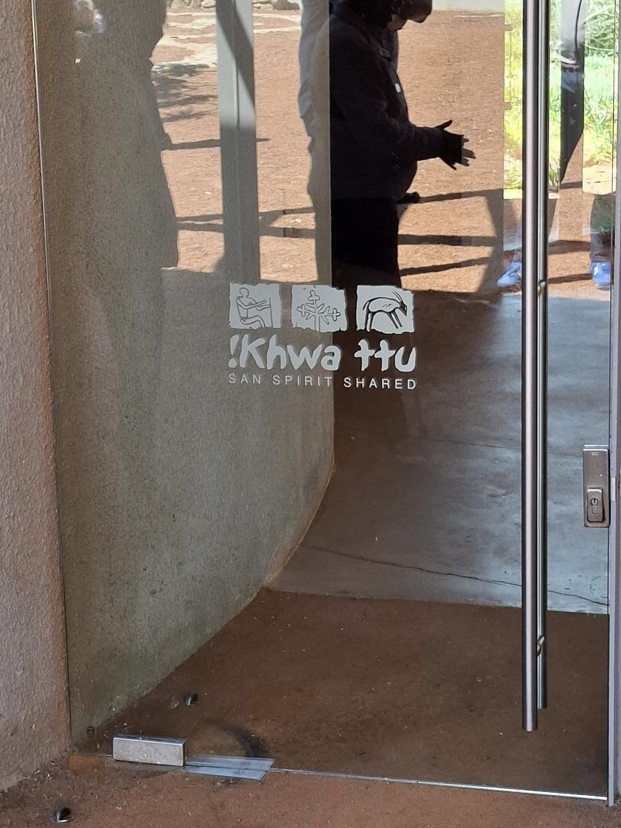 It was such a pleasure to take the 🇩🇪 Federal Minister of the Environment to ¡Khwa ttu Nature Reserve and San Heritage Center on Saturday. 
⬇️