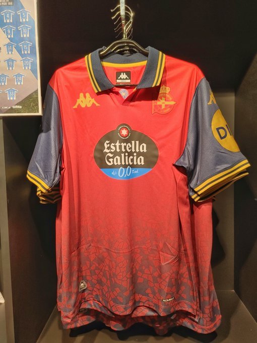 Non é por nada pero os partidos que xogamos con esta camiseta foron desastrosos, a camiseta maldita
que volva a de brasil⭐