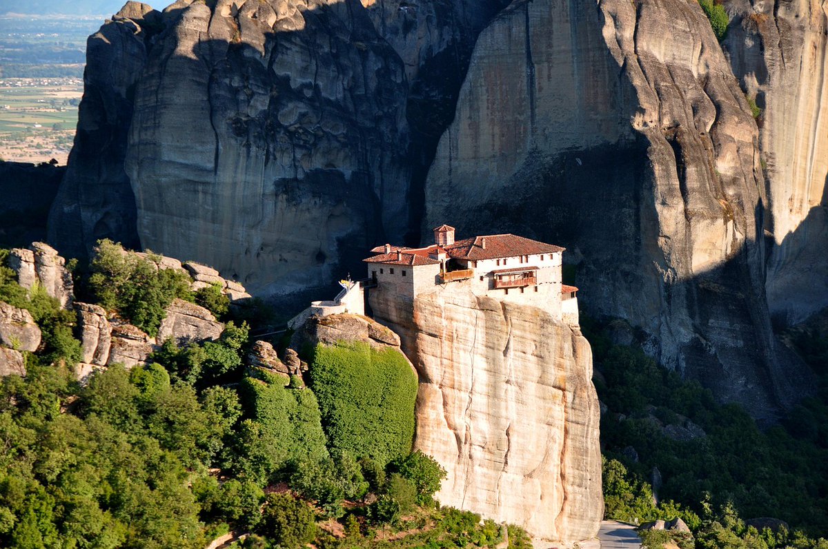 techpertz's tweet image. Monasteries are peaceful sanctuaries where monks or nuns live, pray, and dedicate their lives to spiritual devotion.
etransfer.gr/tour-to-meteor…