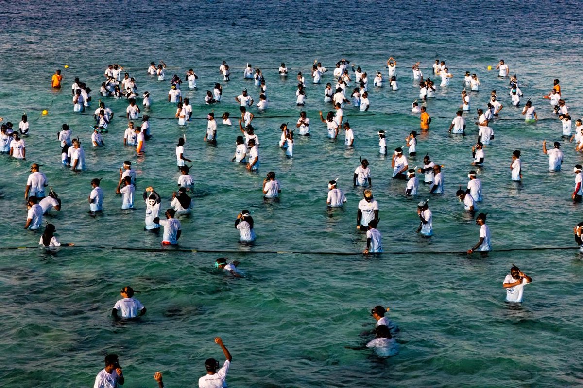 MohamedNasheed's tweet photo. Great to see people across Baa atoll try for a world record for people snorkeling simultaneously in multiple locations. Congratulations to the atoll council @BaaAtollCouncil for helping organise this smart initiative!
@afrahBraees https://t.co/ZK8XXX2FQz