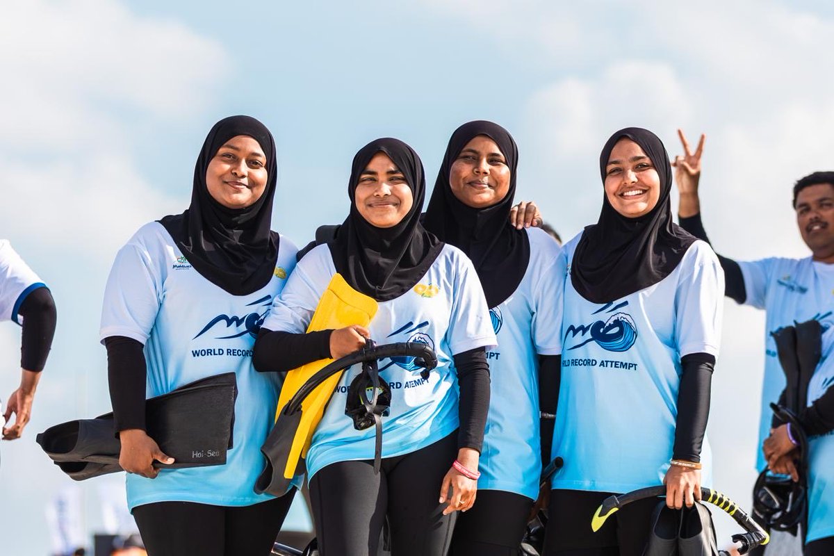 MohamedNasheed's tweet photo. Great to see people across Baa atoll try for a world record for people snorkeling simultaneously in multiple locations. Congratulations to the atoll council @BaaAtollCouncil for helping organise this smart initiative!
@afrahBraees https://t.co/ZK8XXX2FQz