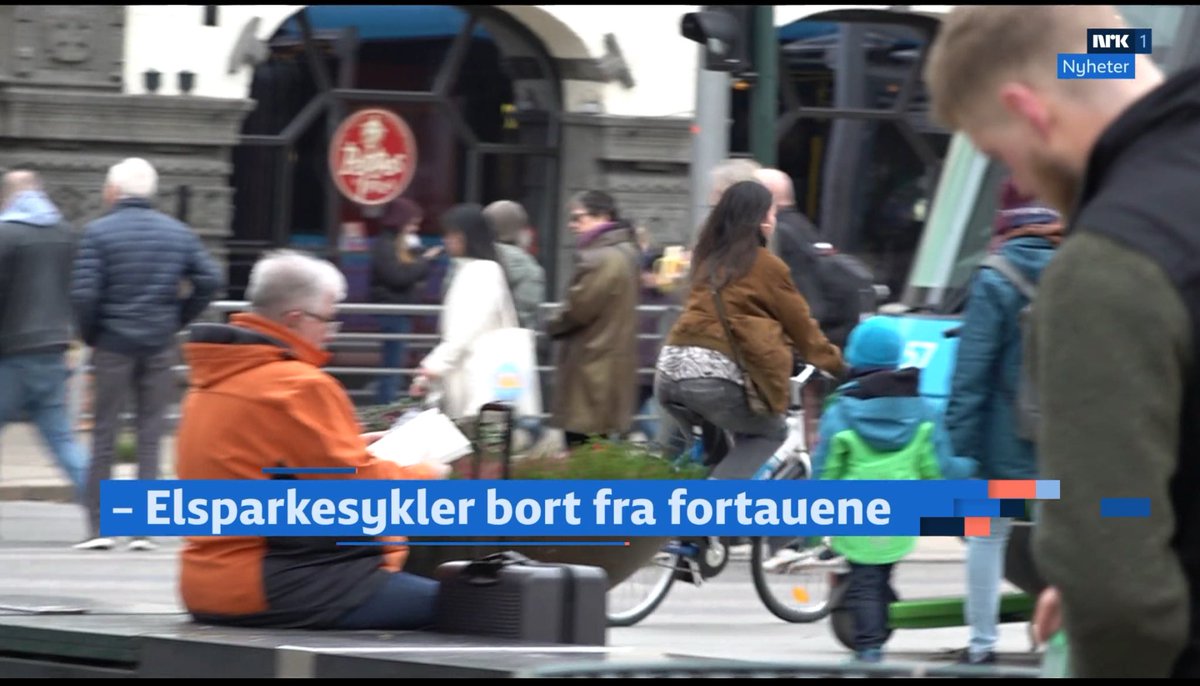 MASSE SKRYT til <a href="/OsloHoyre/">Oslo Høyre</a> for dette forslaget. Selv om dette er et generelt byproblem i Norge, har jeg opplevd at Oslo har et særlig problem fordi mange sparkesykler holder ekstremt høy fart. I sommer, med ekstra mange fotgjengere,var det likevel råkjøring på fortauet!