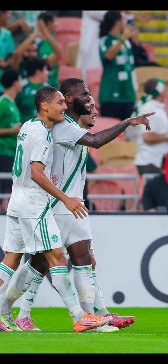 #الاهلي_الغرافه
🟢 الأهلي السعودي <a href="/ALAHLI_FC/">النادي الأهلي السعودي</a> ينفرد بالرقم القياسي ويصل للمٌباراة رقم (21) كأطول سلسلة عدم خسارة في تاريخ دوري أبطال آسيا مٌنذ بداية المسابقة عام 1967 مٌتجاوزًا ناديي أولسان الكوري والهلال السعودي. الف مبروك ٣ نقاط 💚🤍💯