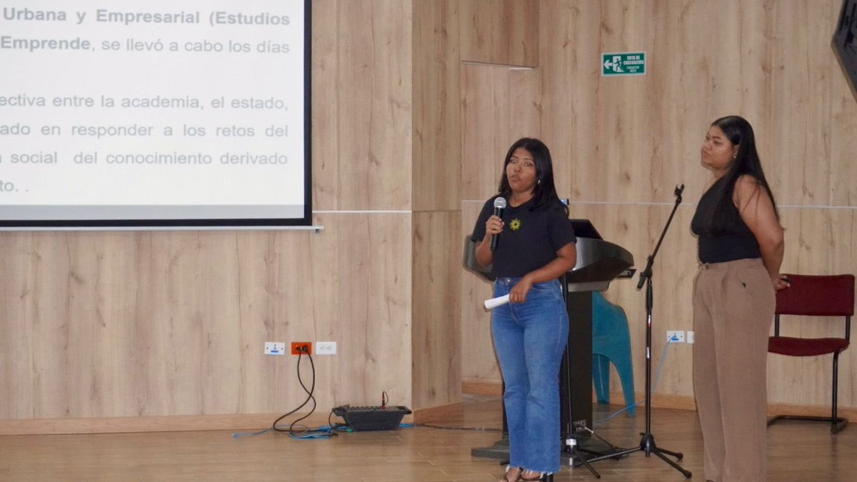 unillanos_'s tweet photo. El docente Guillermo Alejandro Quiñonez Mosquera lideró la ponencia sobre el "Encuentro Internacional de Investigación en Emprendimiento en la #AmazOrinoquia". 🌎 https://t.co/BM77la5nlH