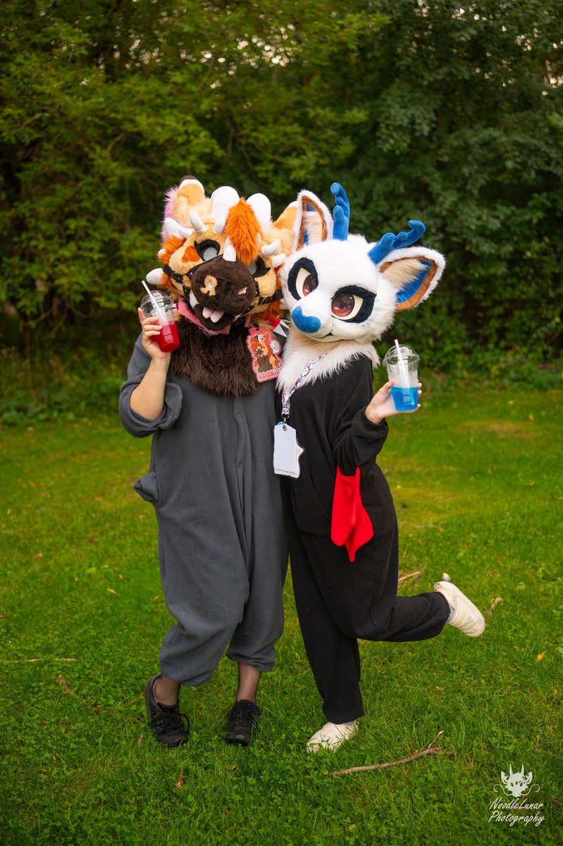 Sippin on slushies ✨🥤

💙 <a href="/FlirtyAlope/">Opal🌷˚. ᵎᵎ</a> 
📸 <a href="/NoodleLunar/">Lunar</a>