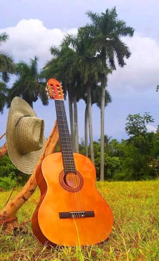 Día de la cultura cubana.
Felicidades a los trabajadores del sector.
#CautoCristo 
#Provincia