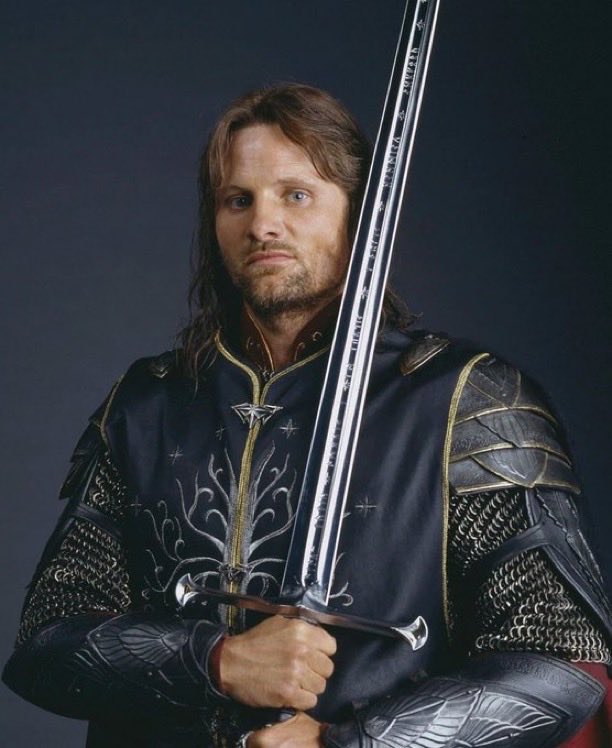 LOTR_farsii's tweet photo. پادشاه آراگورن (Viggo Mortensen ) امروز 67 ساله شد. 
#ارباب_حلقه_ها https://t.co/POSqAIGmWj