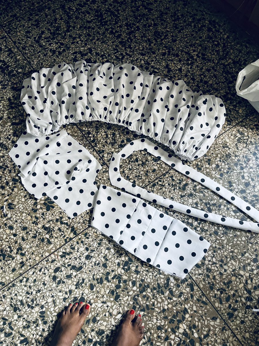 ODUNMADEIT's tweet image. I love pattern drafting so much, everything will look somehow at first especially if you don’t know what you’re doing lol, I used to question my boss alot when I was learning because wetin be all this pieces of clothing, and how will they form what we want bayi😂😂😂
