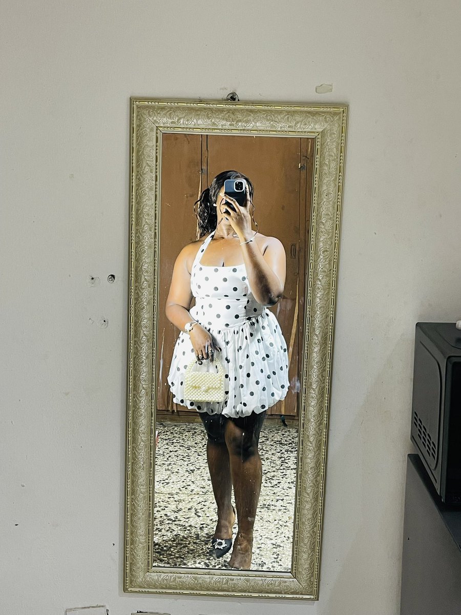 ODUNMADEIT's tweet image. I love pattern drafting so much, everything will look somehow at first especially if you don’t know what you’re doing lol, I used to question my boss alot when I was learning because wetin be all this pieces of clothing, and how will they form what we want bayi😂😂😂