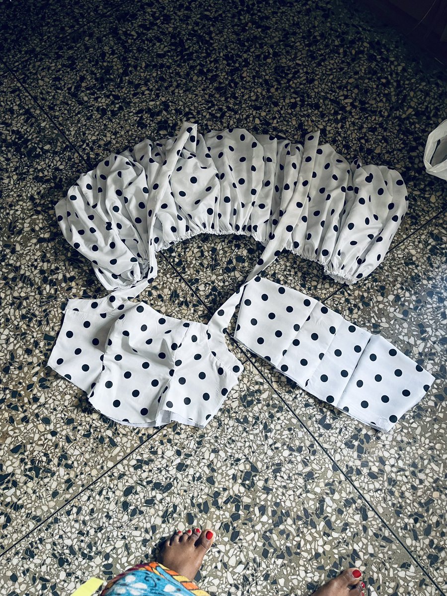 ODUNMADEIT's tweet image. I love pattern drafting so much, everything will look somehow at first especially if you don’t know what you’re doing lol, I used to question my boss alot when I was learning because wetin be all this pieces of clothing, and how will they form what we want bayi😂😂😂