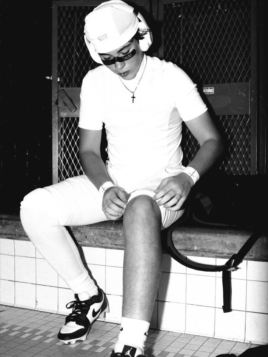 HudsonCalapp's tweet image. Unfortunately my season has ended with a tibia fracture. Thank you for all the messages and prayers these past few days. To my coaches and trainers - thank you for all your support and guidance this season. This is only the start - 4 out @SunriseMtFB @slingitqb @jake_benger…