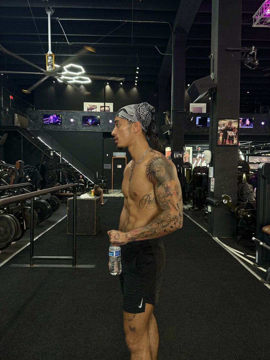 ethanmouzonx's tweet photo. fit with a fit https://t.co/sNOGTW0Ewn