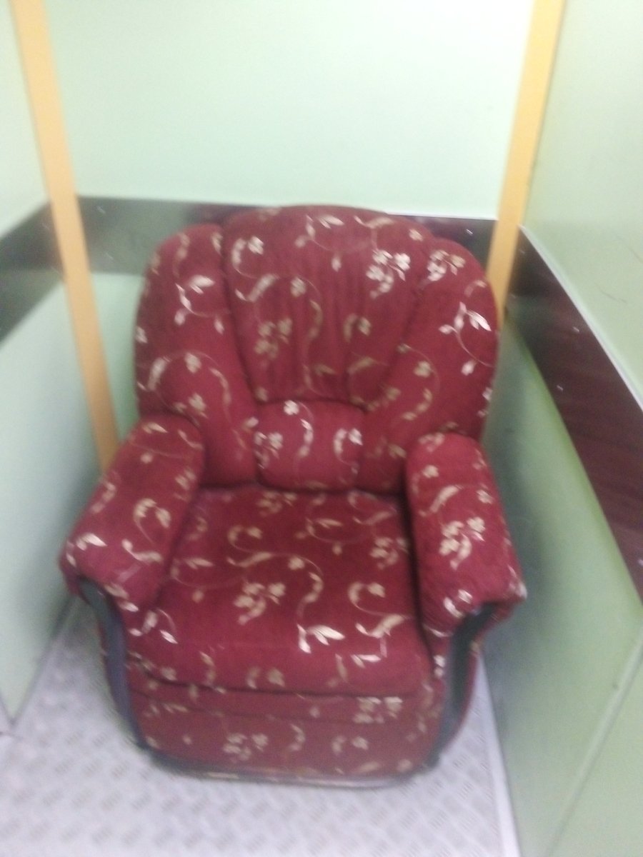 ZloNoNameSov's tweet image. 20.Last one for now, I'm tired.
I love stealing shit, but only if it's funny.
I've stolen Sand, pianos, armchairs, and a metal door.