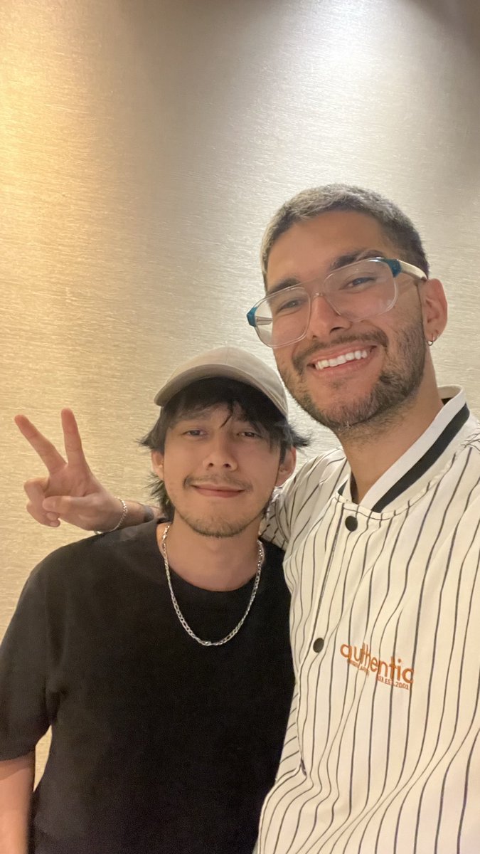 La primera vez que nos vimos / La última

¡Feliz cumpleaños! De nada por ser tu amigo