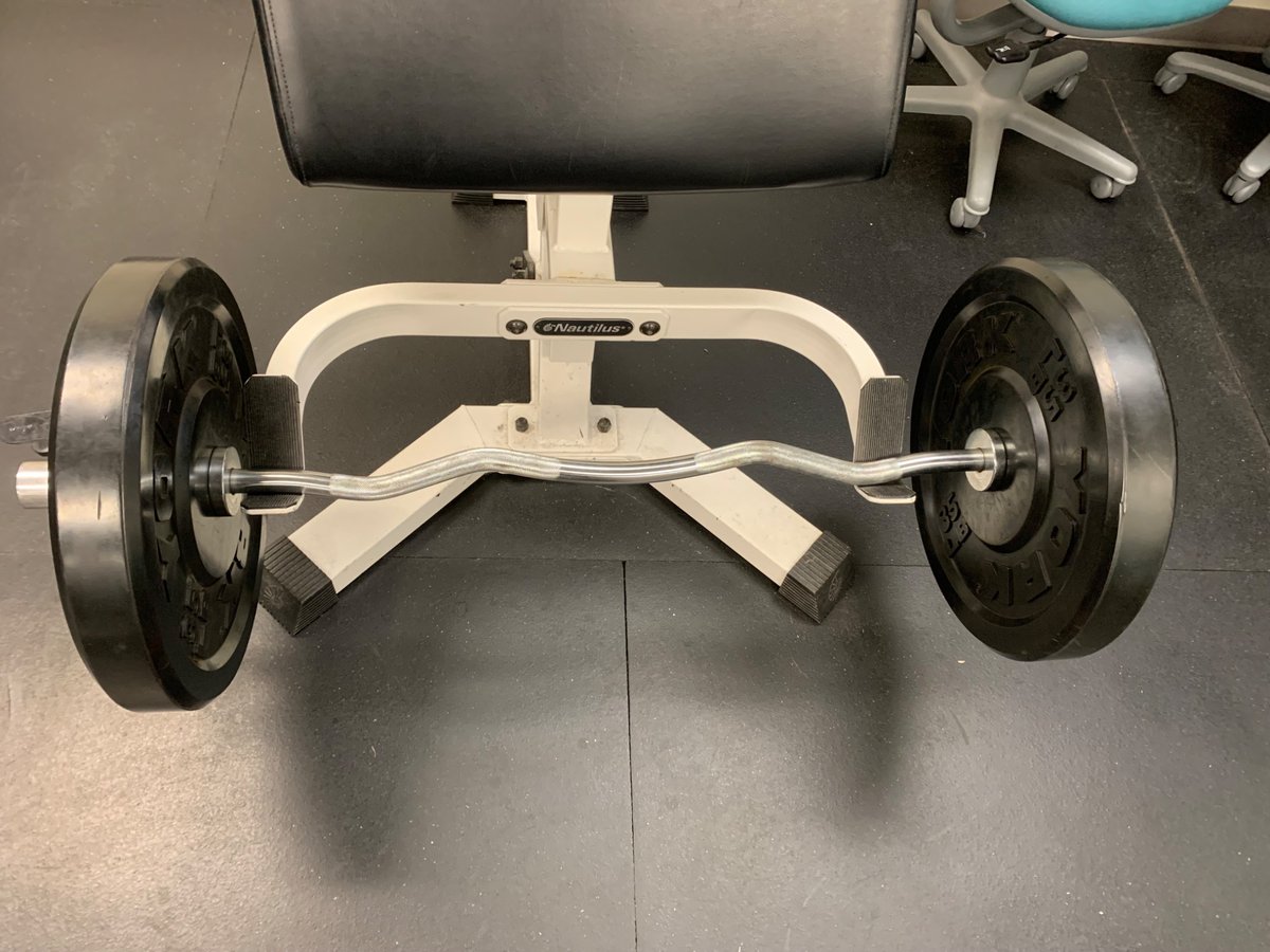 Close Grip Ez Bar Curls

90Lbs 4 Sets 10 Reps

Stay SWOLE 💪🏻 💪🏻