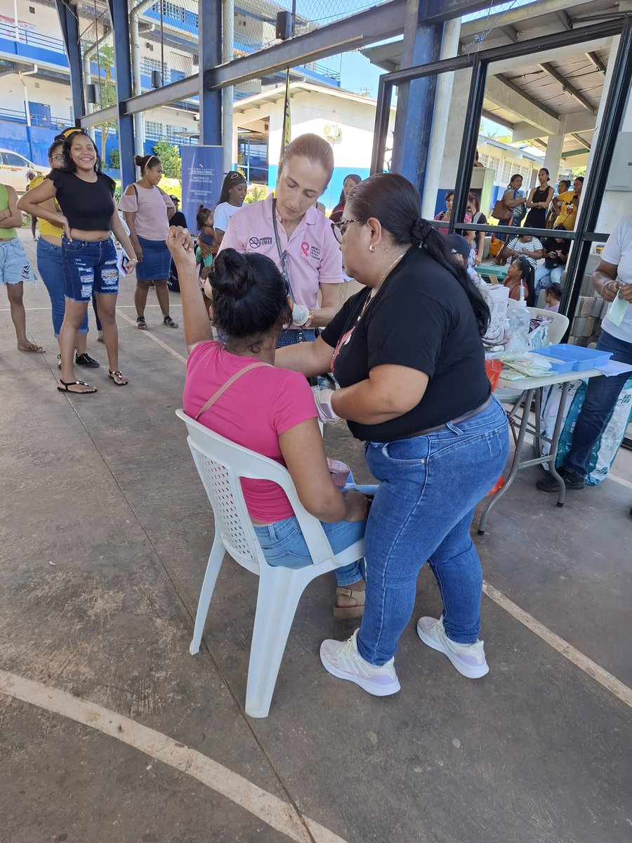 JcBurunga's tweet photo. El pasado sábado llevamos a cabo con gran éxito la feria comunitaria en la Escuela 11 de Octubre.

Queremos agradecer profundamente a todas las instituciones que nos brindaron su apoyo y estuvieron presentes.

#jcb #feria #juntacomunal #feriacomunitaria #burunga https://t.co/KbPlWslVnH