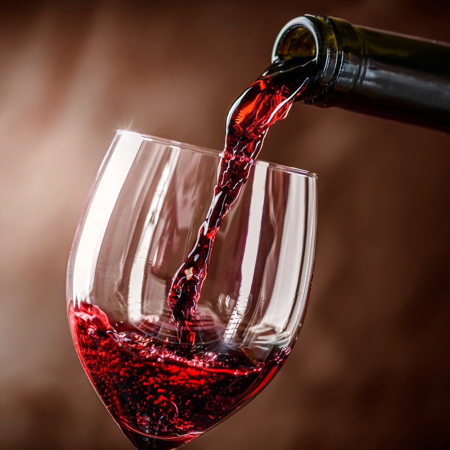 Good Wednesday ❤️ Morning!

It’s a win(e)sday kind of mood. 
Find peace in the pour.🍷