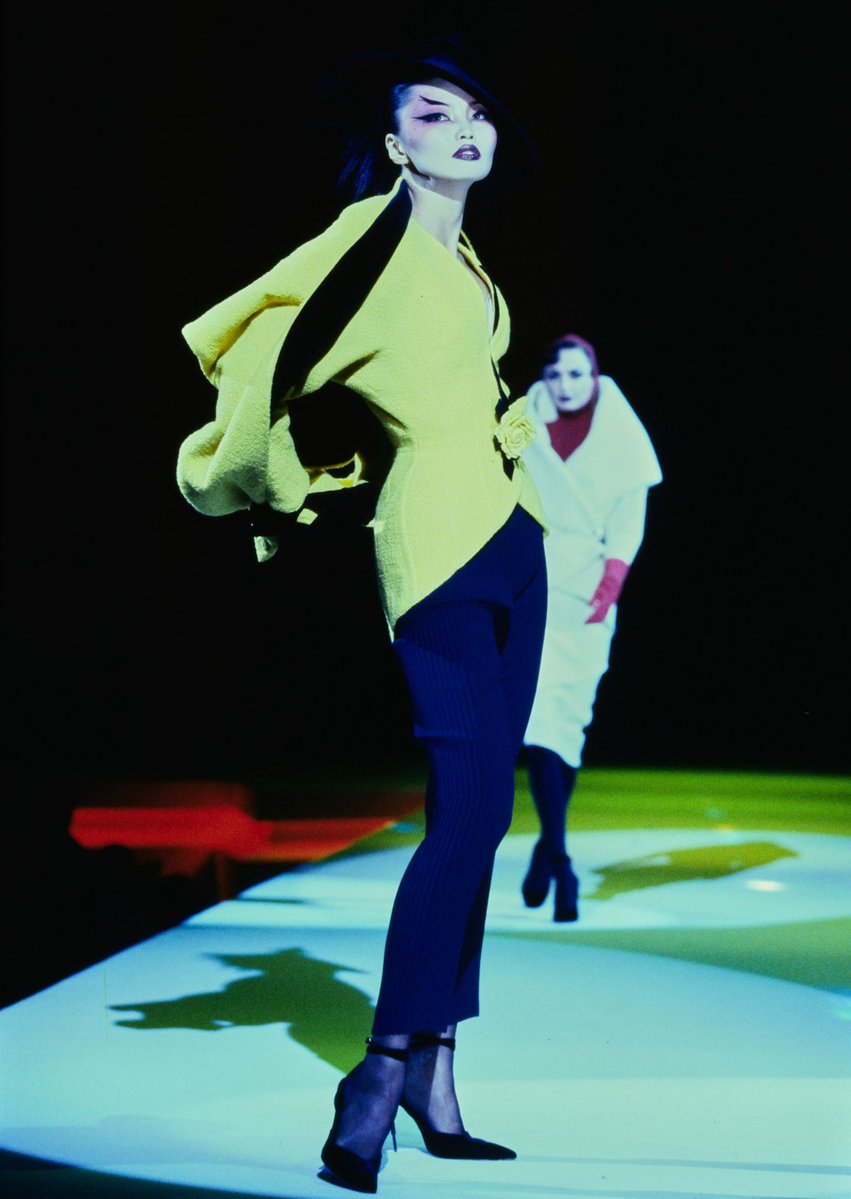 BOTTEGAHOENETA's tweet image. the most stunning look from mugler fw97 couture