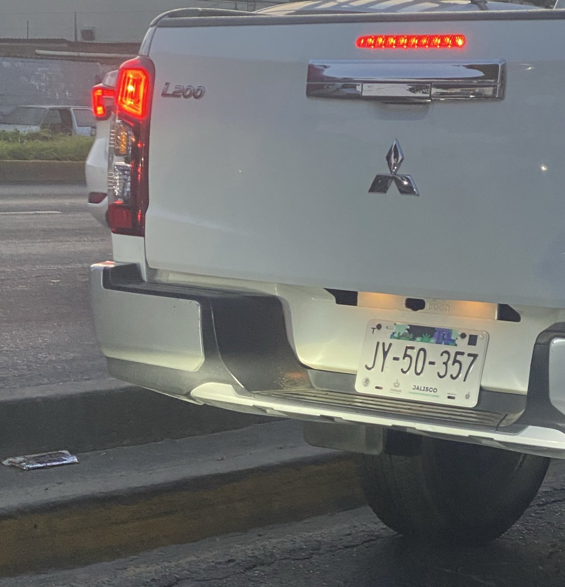 maaljisa's tweet image. Oye @SITEURJAL los Vehículos utilitarios de las dependencias del gobierno estatal, ya también se pueden usar para llevar a los hijos a la escuela??
6:30 am Juan Gil Preciado 
@GobiernoJalisco @Trafico_ZMG