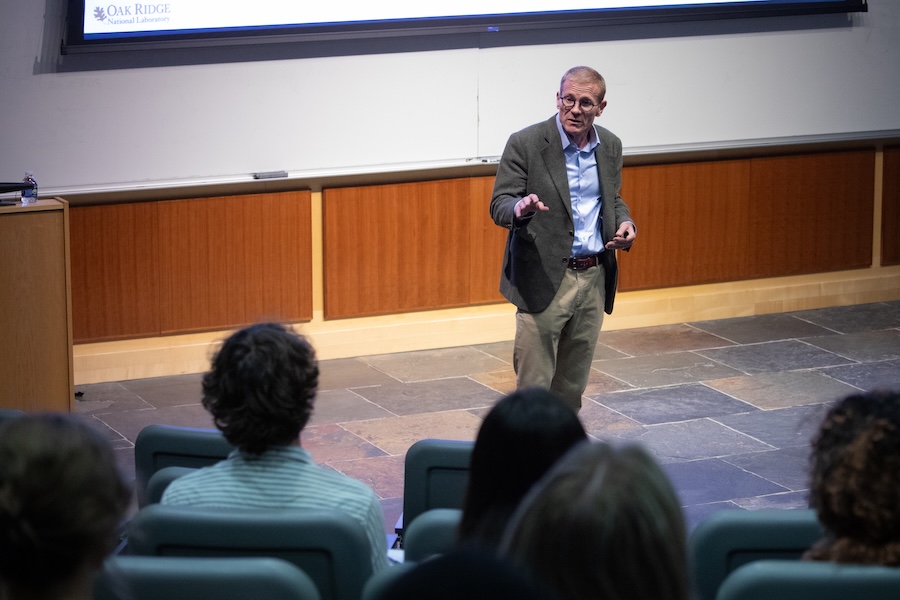 FSUartssciences's tweet image. On Oct. 14, @FloridaState hosted a special event with Oak Ridge National Laboratory (@ORNL) for students to learn about opportunities to enhance their hands-on research experience at one of the nation&apos;s premier national labs! William Jenks, ORNL&apos;s core universities lead and…