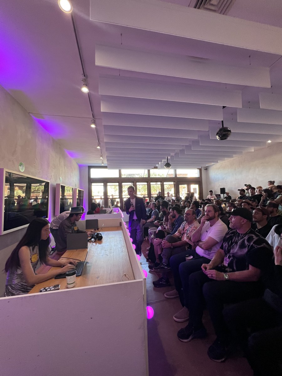 Derek Edws tweet media