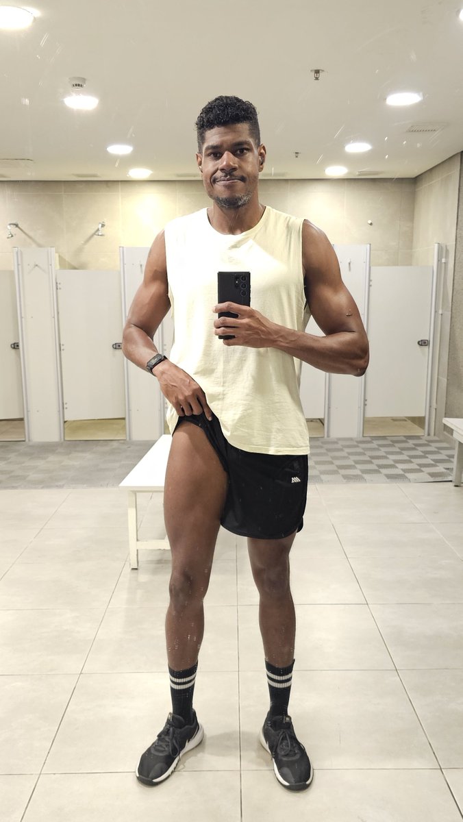 Ombros &amp; Pernas.