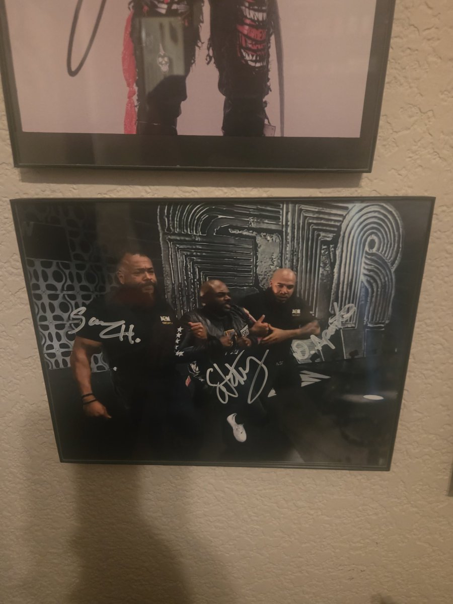 islanderttu's tweet image. Well this one might be my sons favorite autograph and it immediately got framed and hung in his room. Special thank you to our buds @Security__Sam and @Play_Beastie1
for signing  it for us along with Stokely. See you Wednesday at Dynamite in San Antonio! #aew