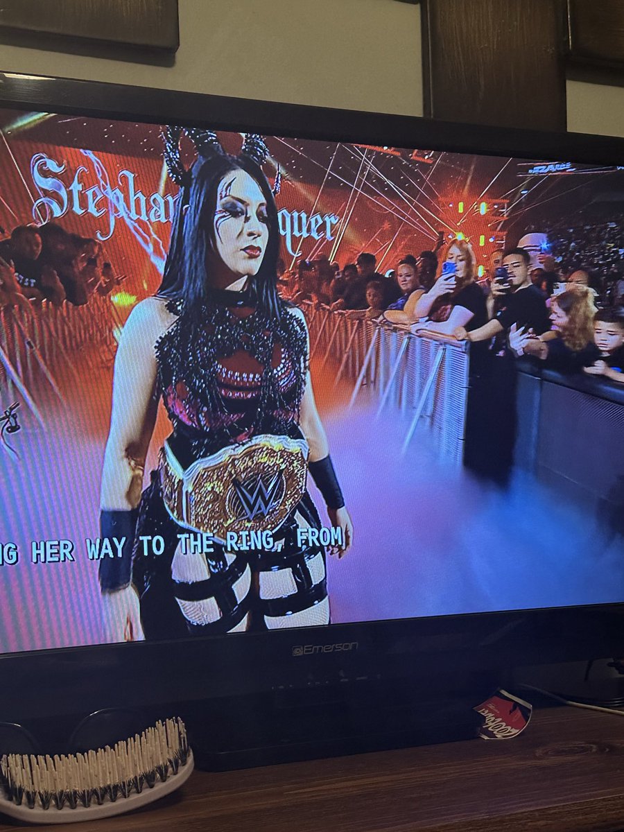 The 7 year old said she looks like Krampus. What do you think WWE?? That’s horror right? <a href="/WWE/">WWE</a>