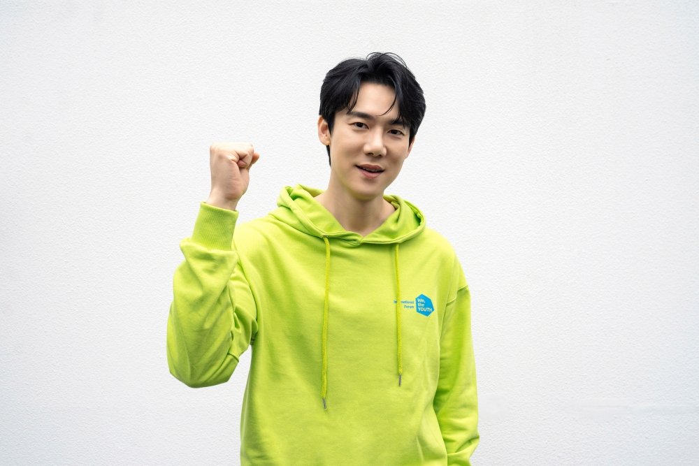 유연석, 국제청년포럼 'IFWY' 조직위원 위촉…27일 개막식서 특별 스피치 
#유연석 #YooYeonSeok #국제청년포럼 #IFWY 
#조직위원 #개막식 #특별스피치 #iMBC연예 

유연석은 오는 27일 한양대학교에서 열리는 IFWY 서울 파이널 컨퍼런스 개막식에 참석, UN 관계자 및 150명의 전 세계 청년 대표 등