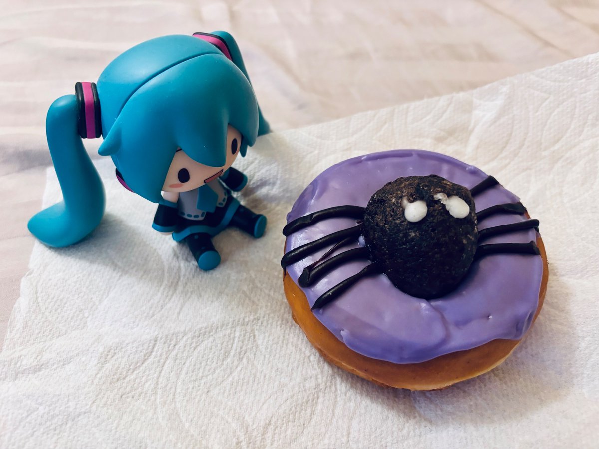 mikusingularity's tweet image. spider donut