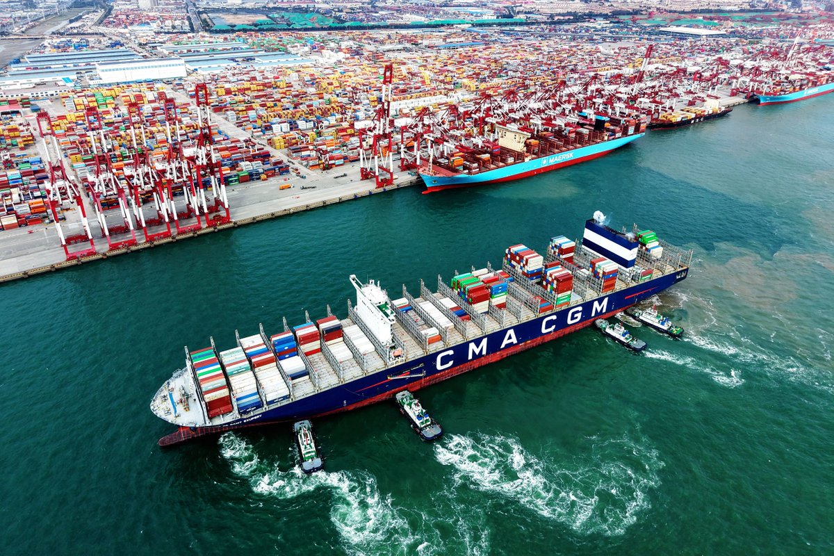ChinaDaily's tweet photo. #China's #economy continues to show resilience with strong industrial production despite headwinds, analysts said. #GDP https://t.co/S8ech35Kly https://t.co/Fg1ZDHcmPP