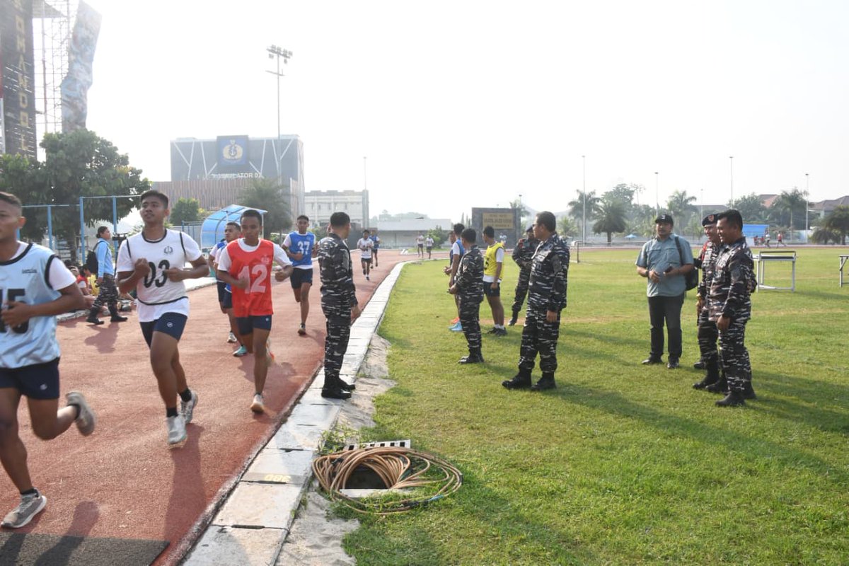 Kodaeral_III's tweet image. DANKODAERAL III TINJAU LANGSUNG TES SAMAPTA CASIS CABA DAN CATA DI KODAMAR
#tnial #tni_angkatan_laut #jalesvevajayamahe #koarmada_ri #caba #cata