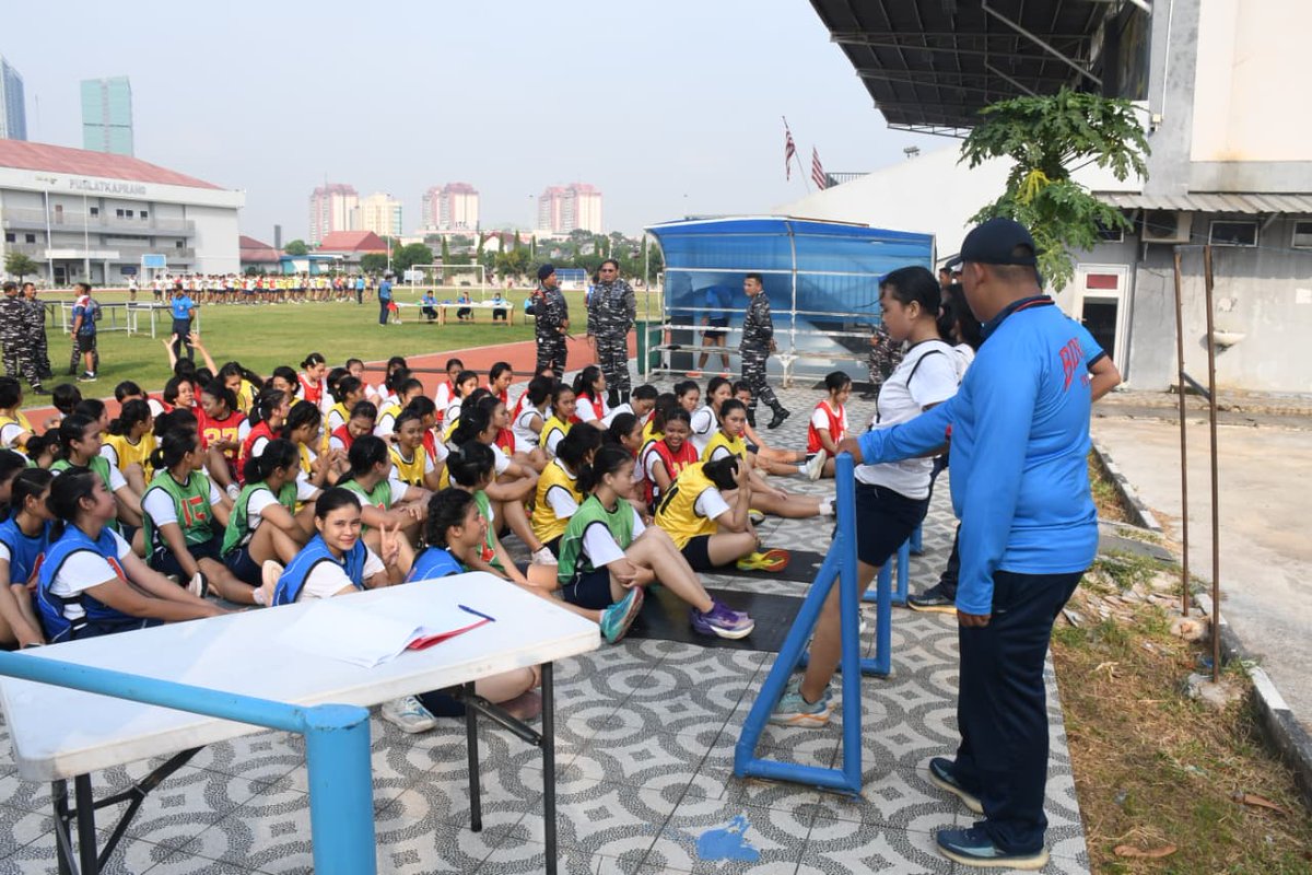 Kodaeral_III's tweet image. DANKODAERAL III TINJAU LANGSUNG TES SAMAPTA CASIS CABA DAN CATA DI KODAMAR
#tnial #tni_angkatan_laut #jalesvevajayamahe #koarmada_ri #caba #cata