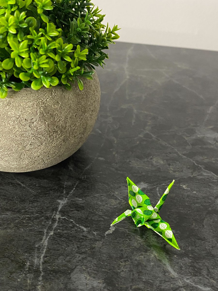 DesignEngineerZ's tweet image. おはようございます！

ガムの包み紙で折り鶴🐦
デザインが豊富でついつい折りたくなります👐

#エンジニア #エンジニアと繋がりたい #企業公式相互フォロー #企業公式秋のフォロー祭り #企業公式さんと繋がりたい #企業公式が地元の天気を言い合う #企業公式が朝の挨拶を言い合う #企業公式つぶやき部