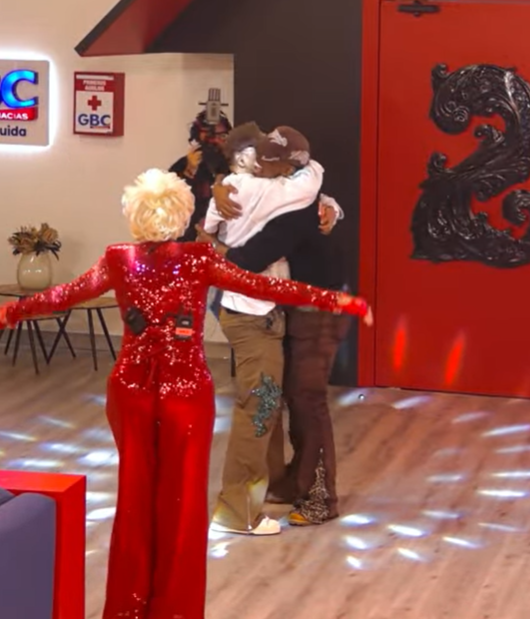 edelacruza's tweet photo. Quien a puesta siempre gana #LaCasaDeAlofoke2 https://t.co/Dh7bXWcqg8