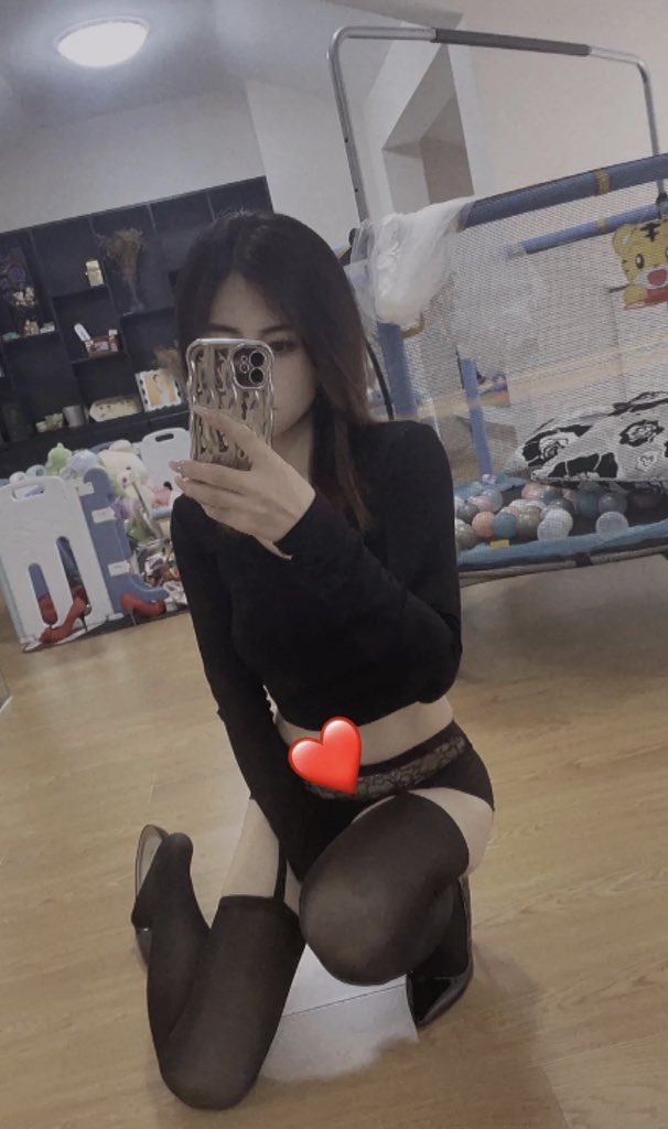 岳柒莲 tweet media