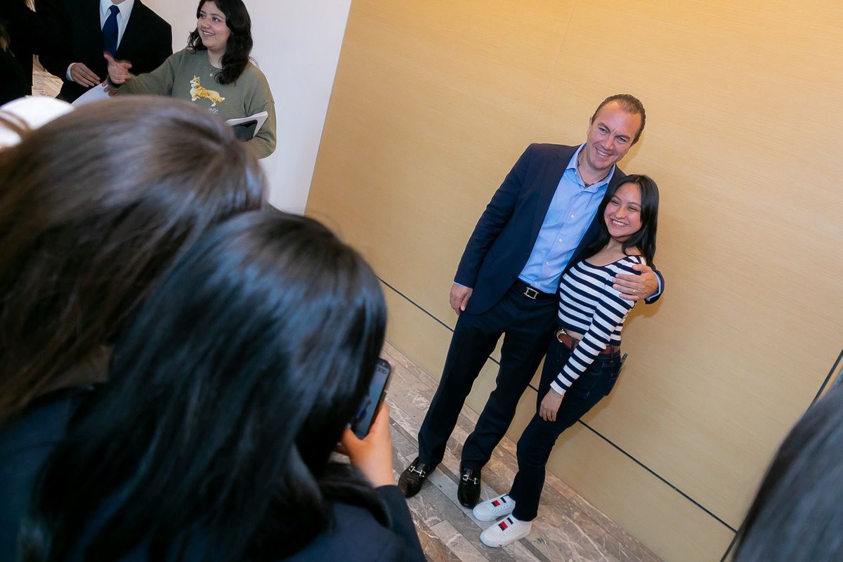 Este gobierno también se construye con la voz e ideas de las y los jóvenes. 

Un gusto coincidir con los chavos en el panel <a href="/anahuacSinergia/">Sinergia</a> en donde me transmitieron su ánimo y ganas de aportar a nuestro país. ¡Gracias por el espacio!